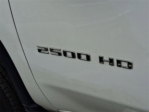 Used 2024 Chevrolet Silverado 2500 LT image 9