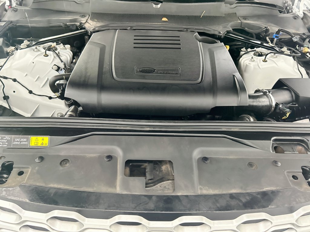 Used 2025 Land Rover Discovery S AWD/4WD image 28