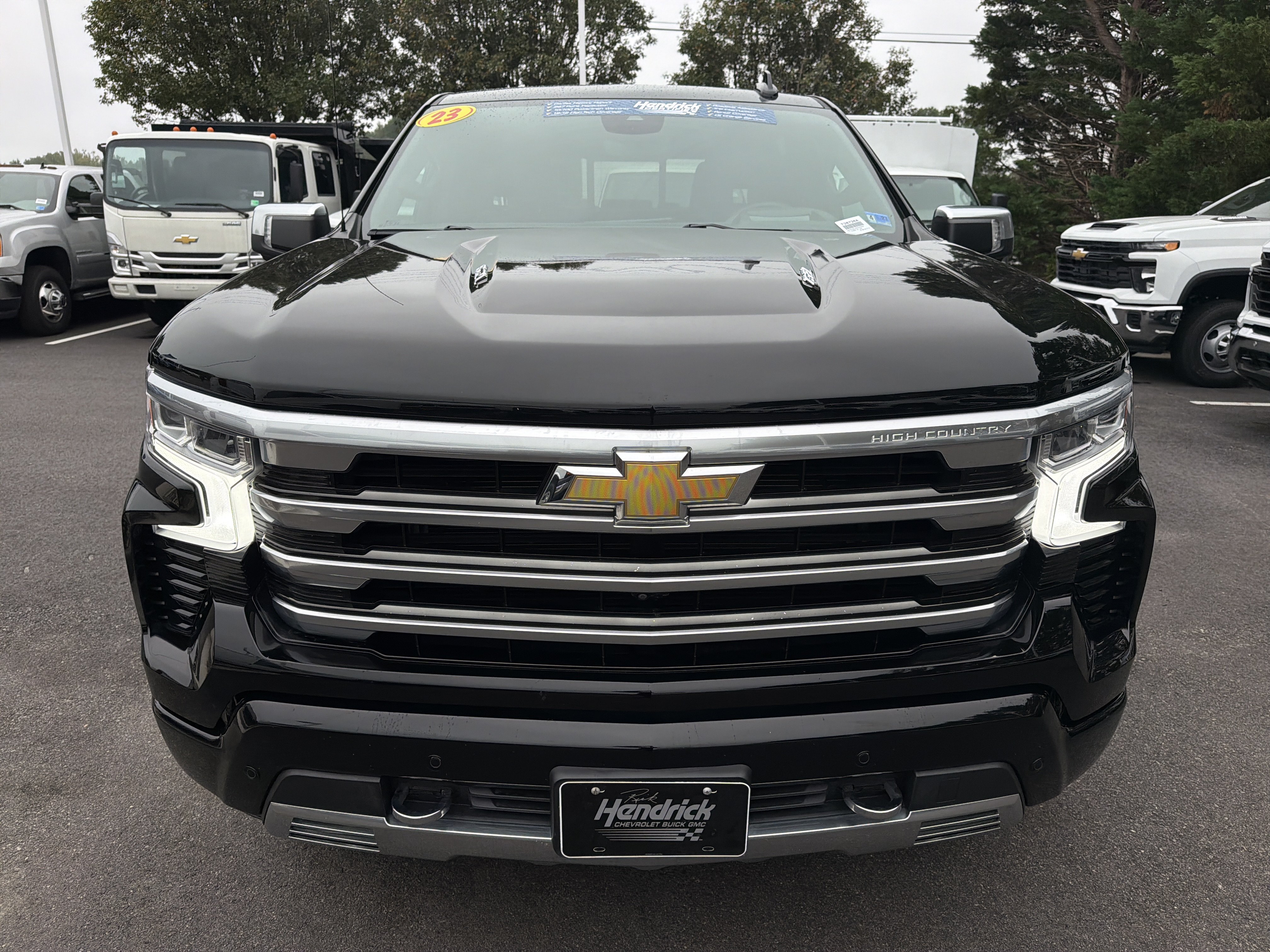 Used 2023 Chevrolet Silverado 1500 High Country w/ Technology Package AWD/4WD image 3