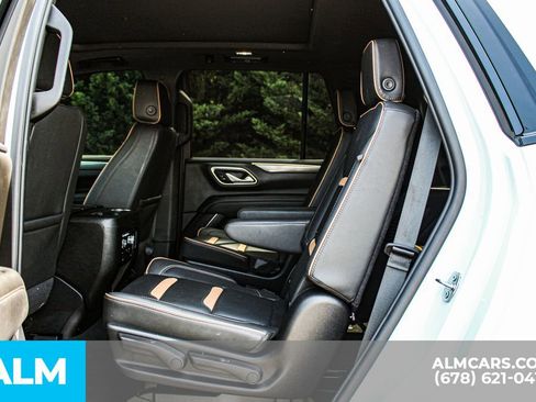 Used 2024 GMC Yukon AT4 w/ Technology Package AWD/4WD image 18