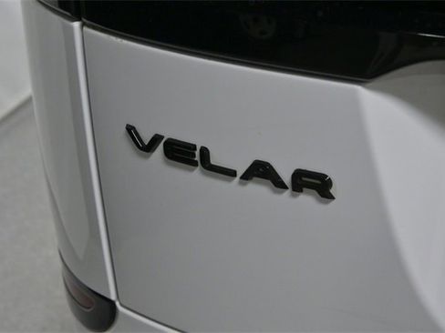 Used 2022 Land Rover Range Rover Velar R-Dynamic S image 5