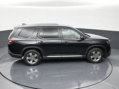 Used 2025 Honda Pilot EX-L image 17