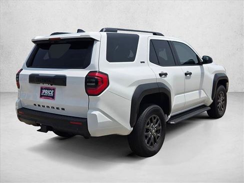 Used 2025 Toyota 4Runner SR5 AWD/4WD image 5