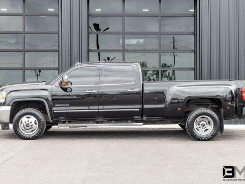 Used 2018 GMC Sierra 3500 SLT w/ Duramax Plus Package AWD/4WD image 4
