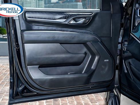 Used 2024 GMC Yukon XL Denali RWD image 13