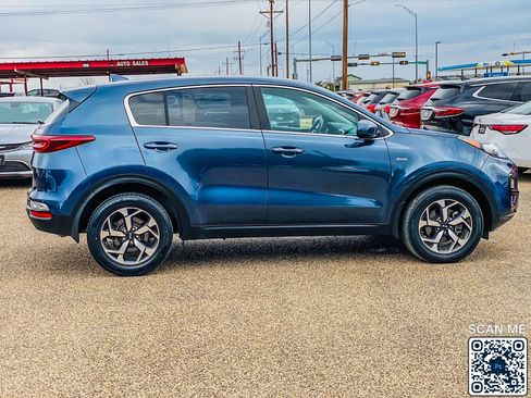 Used 2022 Kia Sportage LX image 8