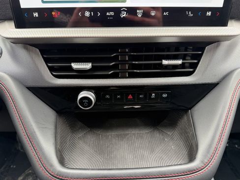 Used 2025 Ford Explorer ST-Line image 33