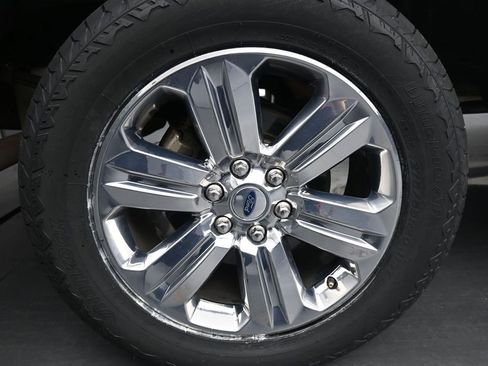 Used 2019 Ford F150 XLT w/ Equipment Group 302A Luxury AWD/4WD image 10
