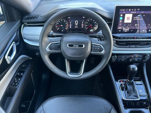Used 2025 Jeep Compass Limited AWD/4WD image 14