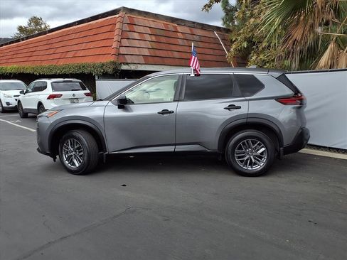 Used 2021 Nissan Rogue S image 3