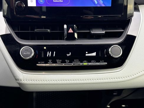 Used 2025 Toyota Corolla SE image 5