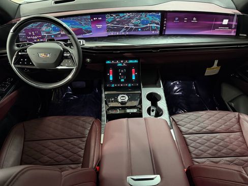 New 2026 Cadillac Escalade Luxury w/ Touring Package AWD/4WD image 11