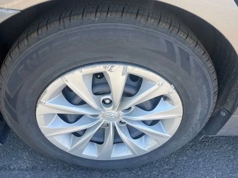Used 2015 Toyota Camry LE FWD image 23