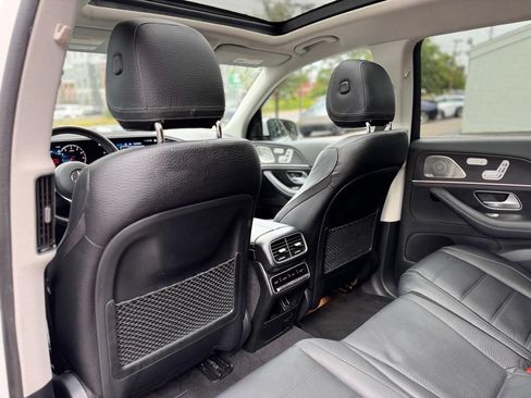 Used 2023 Mercedes-Benz GLS 450 4MATIC image 21