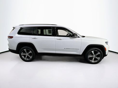 Used 2023 Jeep Grand Cherokee L Limited w/ Luxury Tech Group II image 4