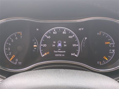 Used 2017 Jeep Grand Cherokee Laredo image 32