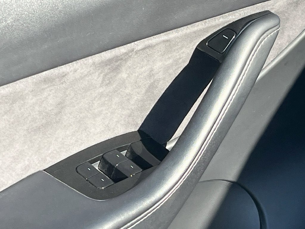 Used 2020 Tesla Model Y Performance AWD/4WD image 17