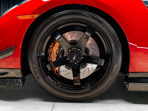 Used 2020 Nissan GT-R Premium w/ Premium Interior Package AWD/4WD image 8