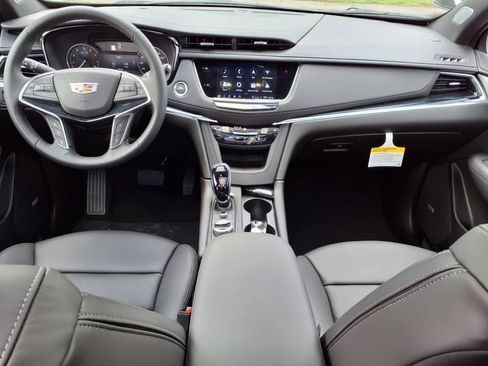 New 2025 Cadillac XT5 Premium Luxury w/ LPO, Floor Liner Package image 8
