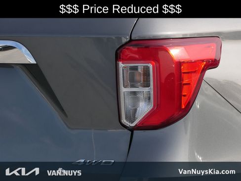 Used 2024 Ford Explorer XLT w/ Equipment Group 202A AWD/4WD image 3