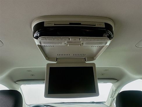 Used 2018 Chrysler Pacifica Touring Plus w/ Tire & Wheel Group image 23