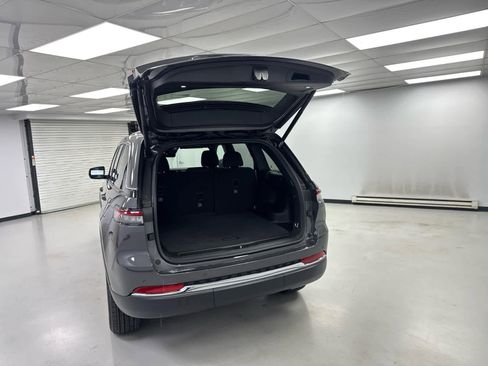 New 2025 Jeep Grand Cherokee Laredo X w/ Luxury Tech Group I image 6