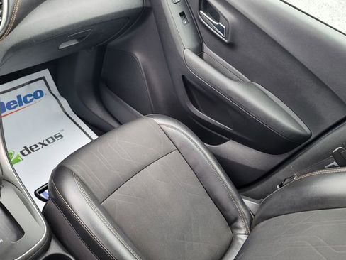 Used 2019 Chevrolet Trax LT w/ LT Convenience Package image 23