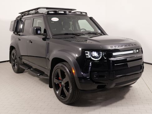 Used 2023 Land Rover Defender 110 X AWD/4WD image 9