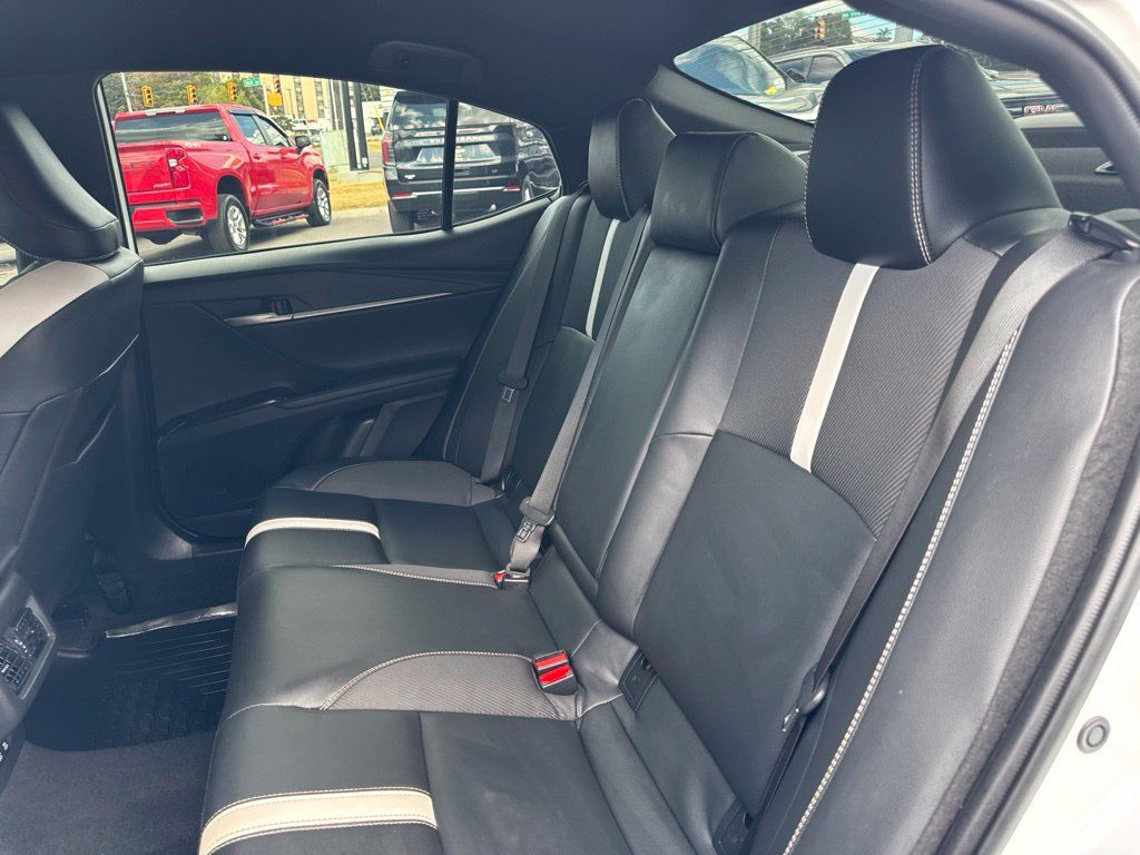 Used 2025 Toyota Camry SE w/ Convenience Package FWD image 27