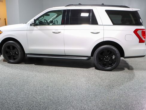 Used 2020 Ford Expedition XLT w/ Equipment Group 202A image 10