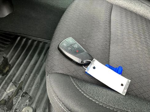 Used 2025 Chevrolet Silverado 1500 LT image 29