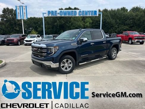 Used 2022 GMC Sierra 1500 SLT AWD/4WD image 1