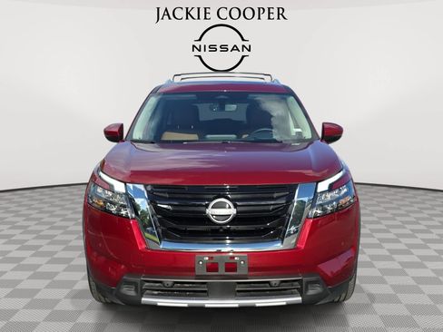 Used 2025 Nissan Pathfinder Platinum w/ Cargo Package FWD image 2