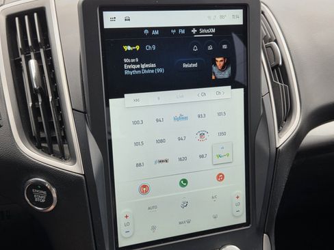 Used 2021 Ford Edge SE image 15