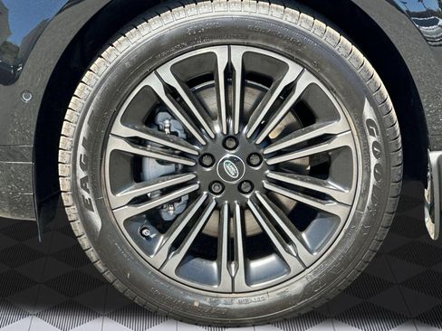 New 2026 Land Rover Range Rover Evoque Dynamic SE AWD/4WD image 12