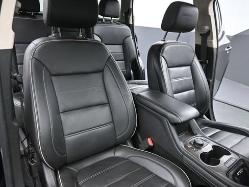 Used 2021 GMC Acadia Denali w/ Denali Technology Package AWD/4WD image 25