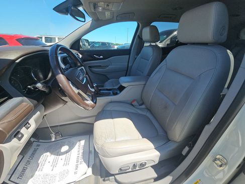 Used 2019 GMC Acadia SLT w/ LPO, Floor Liner Package FWD image 10