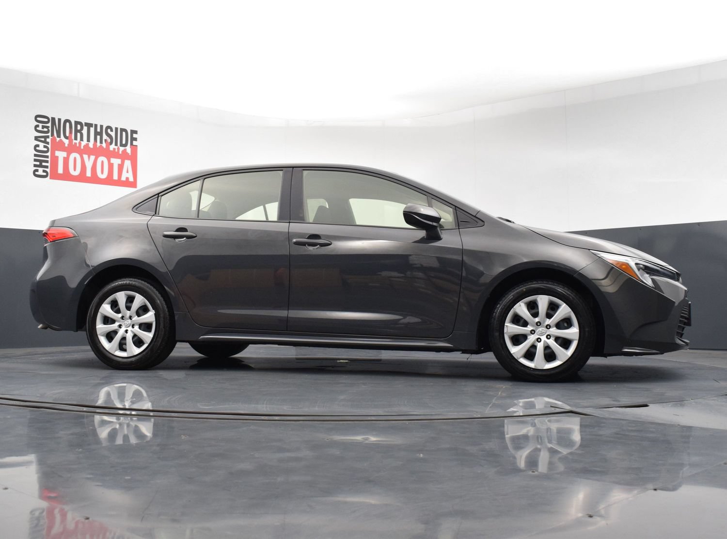 Used 2025 Toyota Corolla LE FWD image 27