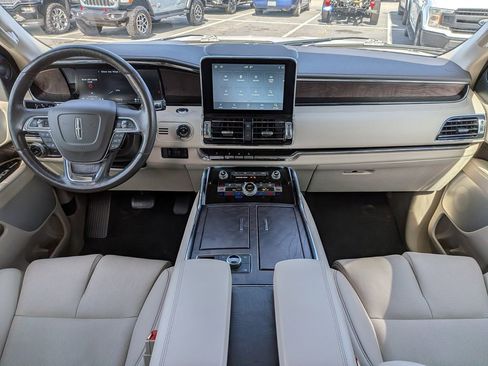 Certified 2021 Lincoln Navigator Reserve AWD/4WD image 17