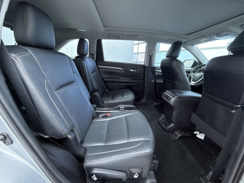 Used 2019 Toyota Highlander Limited Platinum image 45