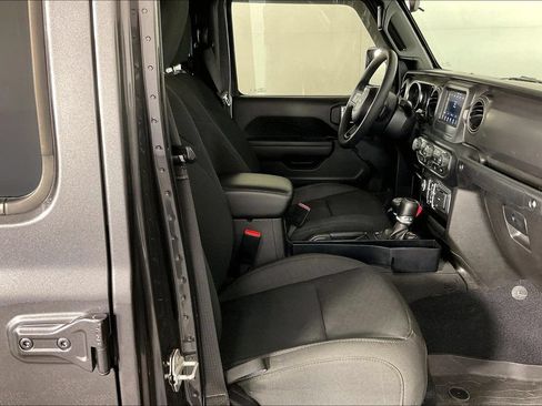 Used 2023 Jeep Gladiator Sport AWD/4WD image 10