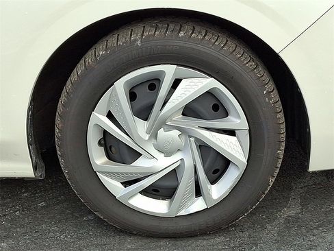 Used 2024 Subaru Impreza 2.0i image 11