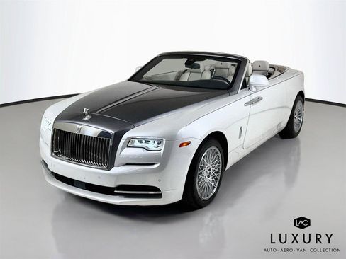 Used 2016 Rolls-Royce Dawn RWD image 4