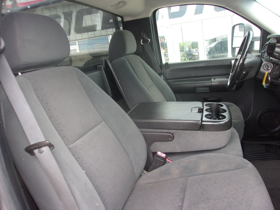 Used 2007 Chevrolet Silverado 2500 LT w/ Snow Plow Prep Package AWD/4WD image 9