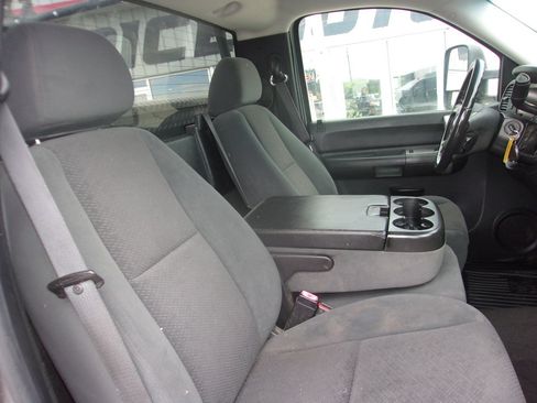 Used 2007 Chevrolet Silverado 2500 LT w/ Snow Plow Prep Package AWD/4WD image 9