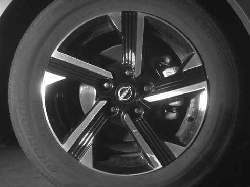 Used 2025 Nissan Sentra SV image 13