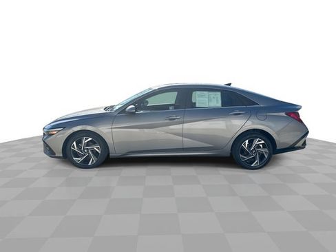 Used 2025 Hyundai Elantra SEL FWD image 6