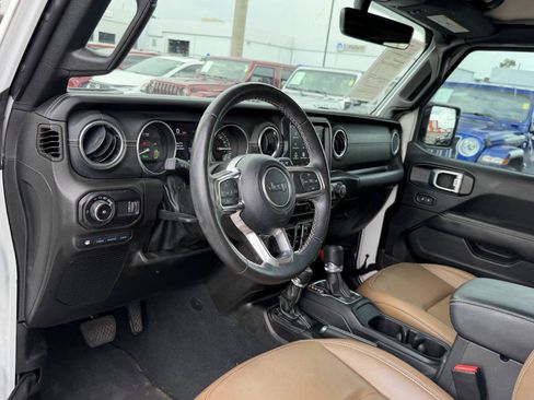 Used 2023 Jeep Wrangler Unlimited Sahara w/ Cold Weather Group AWD/4WD image 16