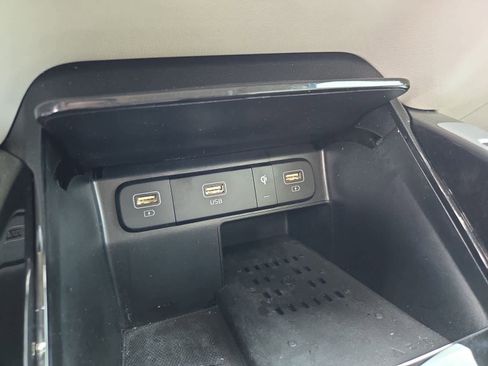 Certified 2023 Kia Sorento SX image 31