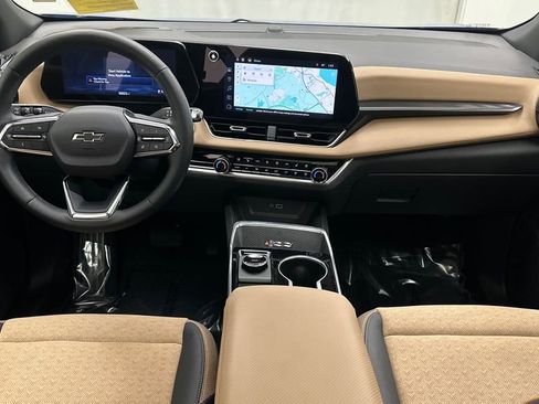 Used 2025 Chevrolet Equinox ACTIV w/ Safety and Technology Package image 28